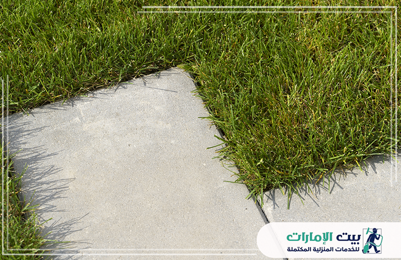 فني تركيب عشب صناعي براس الخيمة