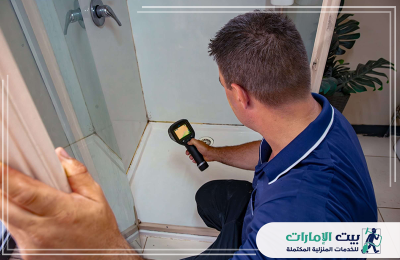 فني كشف تسربات المياه بالفجيرة